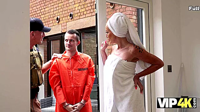 Blonde Cougar With Massive Boobs Was So To A Robber