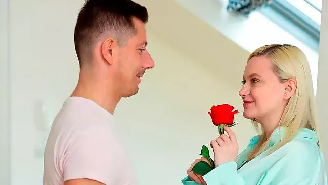 کیر بزرگ و دراز, بلوند خوشگل بزرگ, سینه بزرگ از کون, مو بلند و بلوند, دختر گاوچران, کون عمیق
