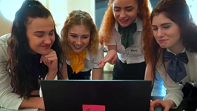 Nechtěla, Nelibi, Pod Stolem, Krásky, Orgie, Velký Skupinový Sex, Starý