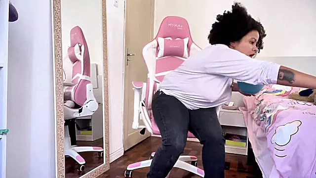 Homemade BBW Latina Farting While Eating Cereal - Annoying Boyfriend Watches
