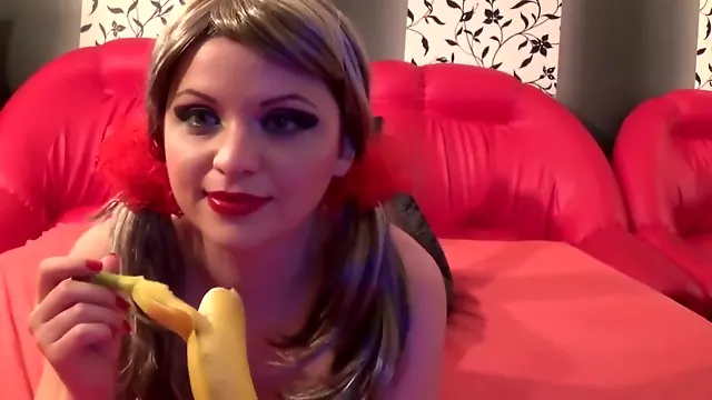 Little Young Aasstight Make Her Virgine Pussy Have Her First Orgasm