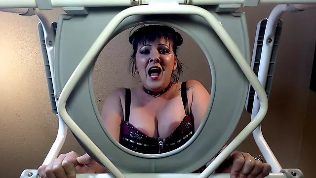 Rozzo Amatoriale, Mostra Le Tette Amatoriale, Tatuata Amatoriale, Milf Tettone, Tettone Umiliate