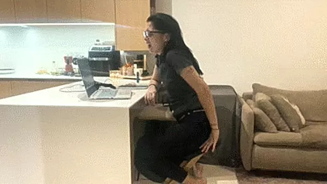 New chair testing and lots of wet farts, REAL FARTS - wmv