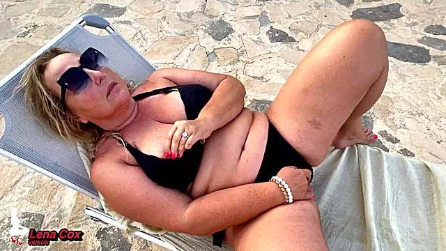 Ehefrau Strand, Big Titten Solo Im Bett, Milf Spritzt, Titten Solo, Öffentlichkeit Masturbation Orgasmus