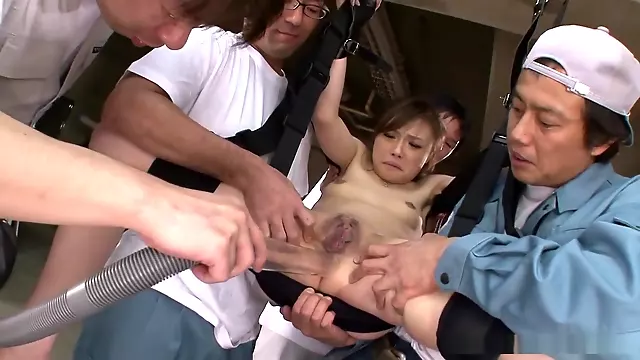 پستان کوچک اسیایی, ممه آسیایی, سینه مودار, ژاپنی مودار, سینه کوچک, اداره ژاپنی, ممه ژاپنی, ممه خوشگل
