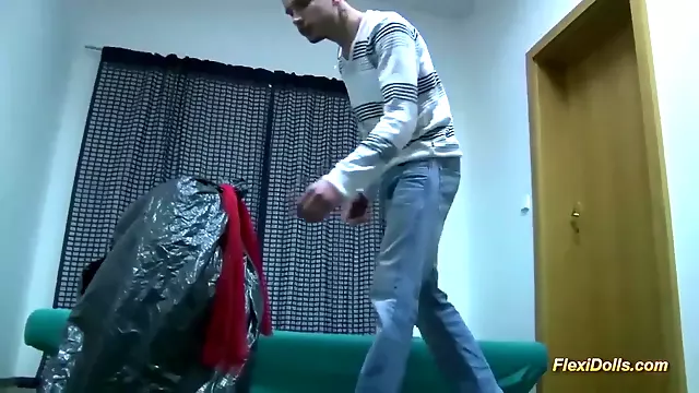 Extrem Für Fetisch, Extrem Gagging, Extrem Teen, Jungesfetisch, Echte Flexi Puppe, Teen Kotzt