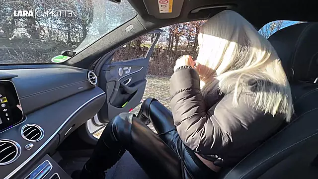 Blonda Milf Amateur, Amatori In Masina, Blonde Cur Mare, Muie Cu Sloboz, Multa Sperma Pe Fata Lor
