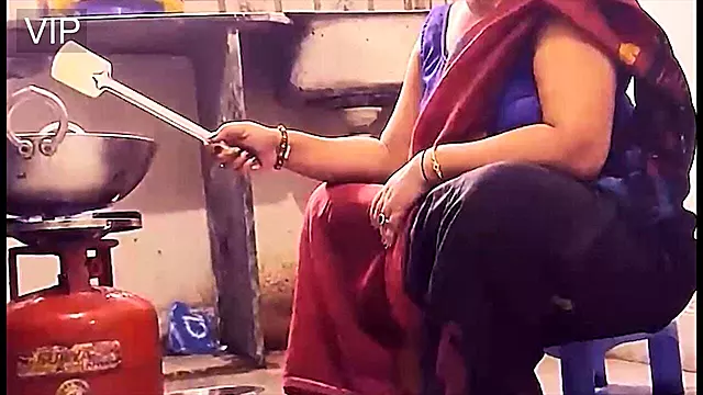 Indain Desi, Pe La Spate In Bucatarie, Bucatarie, Sarut Indian, Indience Mature, Saruturi, Mature In Bucătărie
