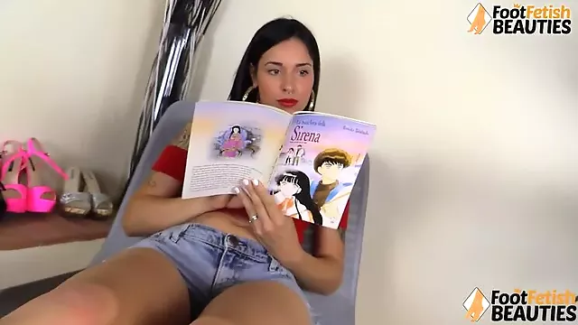 Teen in lingerie put her cute feet and toes under your nose