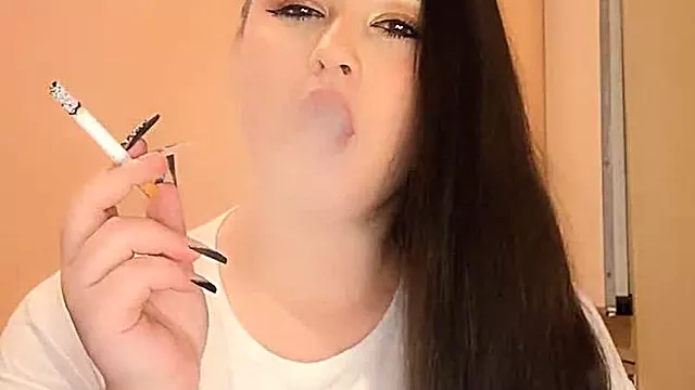 Cepillo Del Pelo, Fumando Vieja
