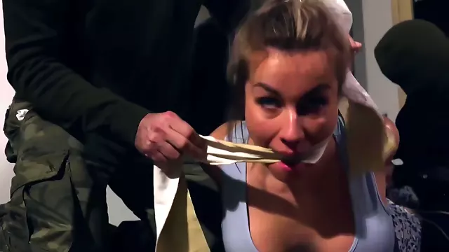 Rollenspiele, Bdsm Zuhause, Titten Bdsm, Große Busen Abbinden, Grosser Naturbusen Draussen