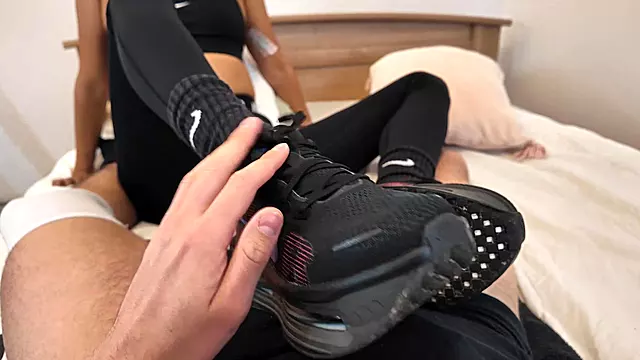 Pieds Ejaculation Amateurs, Amateur Fétichiste, Branlé Sperme, Pied Domination, Pieds En Chaussettes