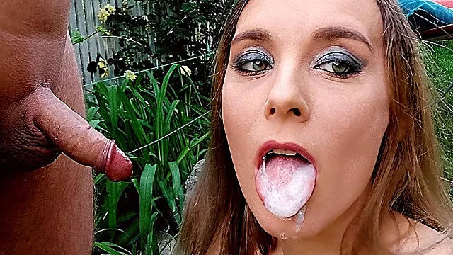 Výstřik Na Amatérku, Amaterske Milf, Koureni Zblizka, Vystřiky Semene Do Pusy, Vystriky Do Pusy