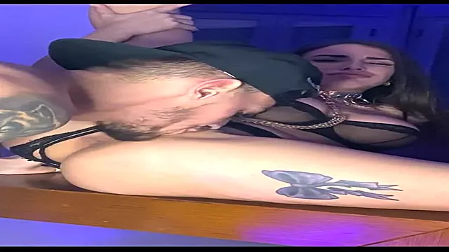 Amerikanisch, High Heel Big Ass, Mega Absätze, Große Brüste Kehlenfick, Big Tit Dessous, Euter