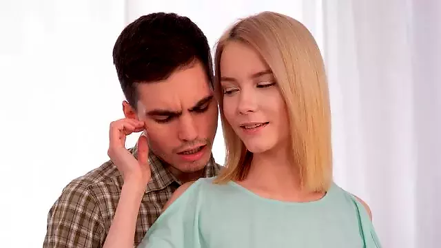 بلوند خوشگل بزرگ, کوس مو دار بزرگ, پستون گنده سفید, زدن موی کیر, کیر تو سینه, کم سن, مو, خوشگل طبیعی