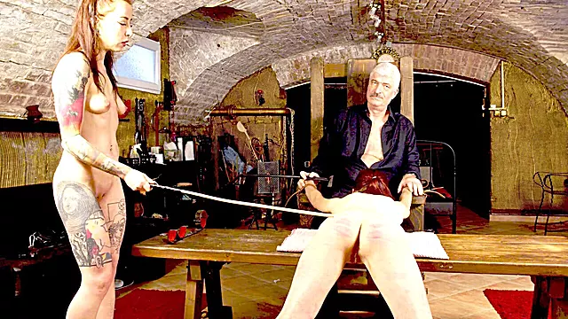 Bdsm Jung, Rohrstock Muschi, Raue Füsse, Fotze, Fotze Verhauen, Beharte Votzen, Teen Hure, Nutte