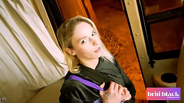 Ebenholz Casting, Schwarz, Schwarze Kleine Titten, Blondinekleine Titten, Blonde Titten, Zuschauen
