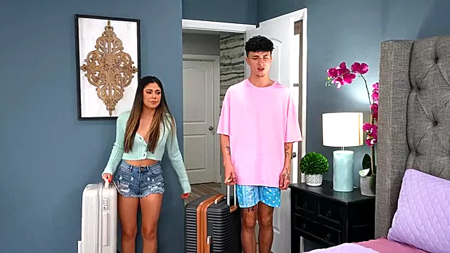 Xxlayna Marie serving her stepbrother in a fetish vid