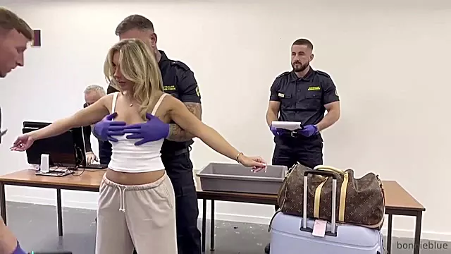 Blowjob Stor Pik, Store Bryster Sutter Pik, Storenaturlige Patter Gruppesex, Blondine Blowjob