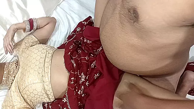 South Indian Bhabhi Shared a Sex Video of Her Wedding Night