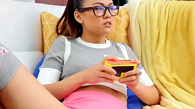 Asyalı Büyük Yarak, Asyalı Hıyar, Asyalı Üvey Porno, Teen Büyük Horoz, Hareketli Penis Genc Kiz Kendi