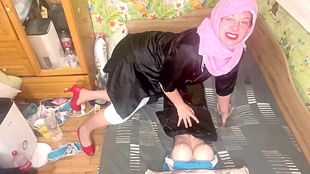 Bdsm Sakso, Handjob Sakso, Handjob Foot, Femdom Feets, Ayak Boşalma, Mature Femdon, Türbanlı Bdsm