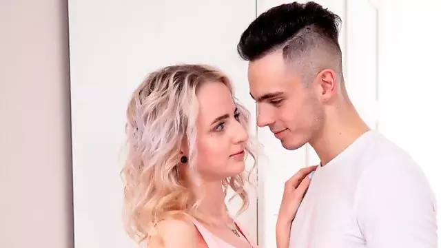 ساک زدن, لززز, مو بلند, کم سن, مو, تراشیدن مو, طولانی کم سن, سینه دراز, سایز بالا, سینه ی لاغر