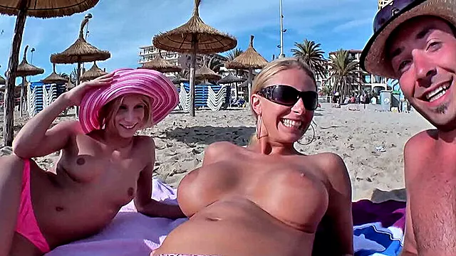Anal Plajă, Anal Dur, Lins Anal, Anal In Trei, Limbi In Cur, Threesome Plaja, Trio Anal Duri, O Lingi Până La Orgasm