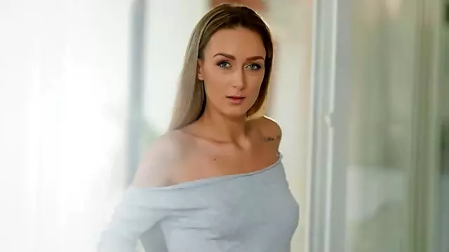 کیر بزرگ و دراز, ساک زدن کیر بزرگ, لاغر با کیر بزرگ, سینه بزرگ جوان, لززز, ساک زدن مو, پستان گنده طبیعی