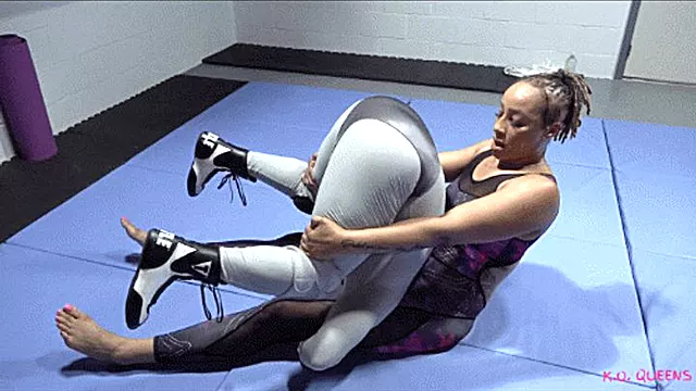 Dominazione Femminile, Donne Che Lottano, Forte Donna, Wresting Women, La Signora Se Fa Le