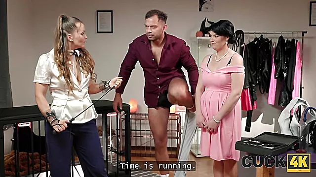 Detras Del Marido, Tetona Atada, Esposa Tetona, Tetas Atadas, Sexo Duro, Fetiche Duro, Medias Fetiche