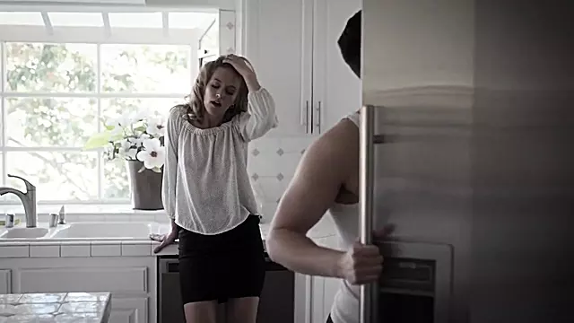 Mamare Prelepi, Dlakave Teen, Potsinak, Dlakavi Muskarci, Srblja, Lizanje, Decaci, Mlade Milfe, Milf