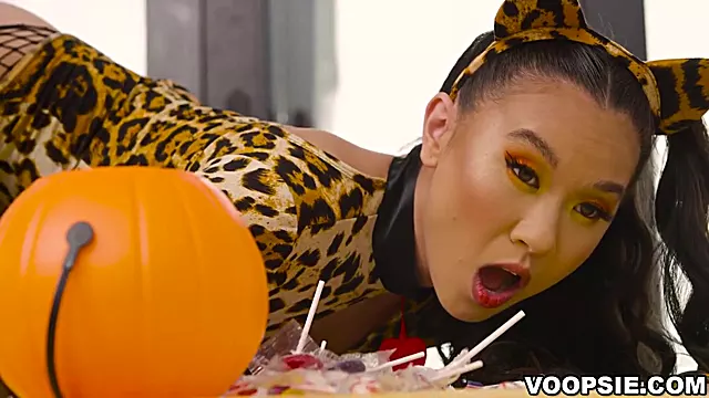 Most Gorgeous Trick Or Treater Ever With Kimmy Kimm
