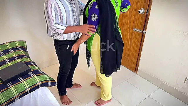 زنان اماتور پورنو, اماتور, فیلم لخت شدن بدون اماتور, کس تپل, چاق, تحویل پیتزا, سکس میلی, کیر مالی زن
