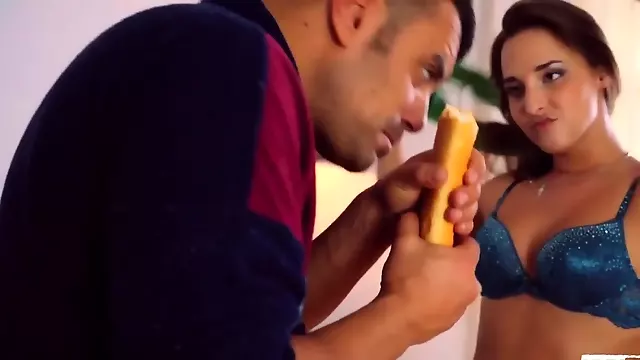 Жестко