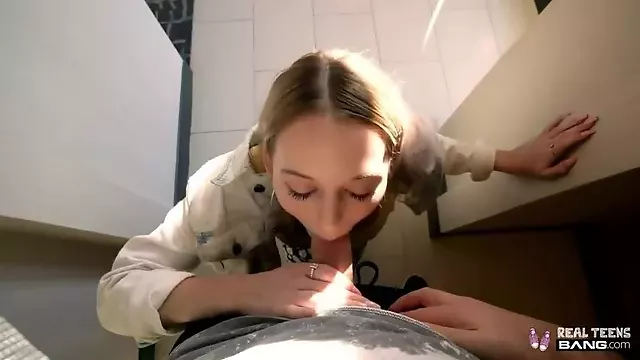 Первый Кастинг, Блондинка Стесняется, Подросток Блондинка Симпатичная, Кастинг Сиськи, Кастинг Застенчивая