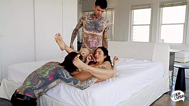 Vanessa Sky threesome with Small Hands and Owen Gray