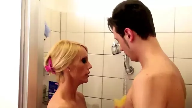 Ado Bain, Adolescente Sexy Gros Sein, Jeune Et Jolie, Blondes, Young Blonde Levrette, Levrette Ado Gros Seins