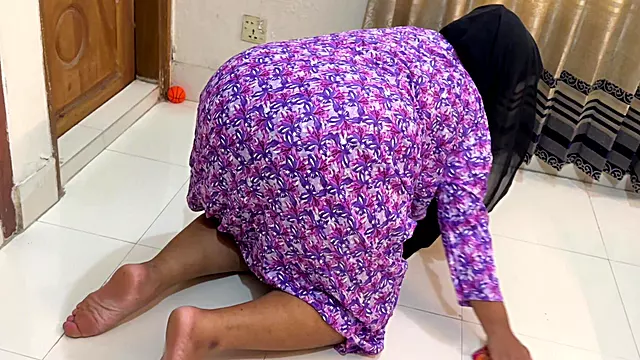 สมัครเล่น, เเม่ มือสมัคร, หนุ่มอ้วนเย็ดสาว, หนุ่มน้อยโดนหลอกเย็ด, เพบอย, ไม่ยอให้เย็ดแม่เลี้ยง