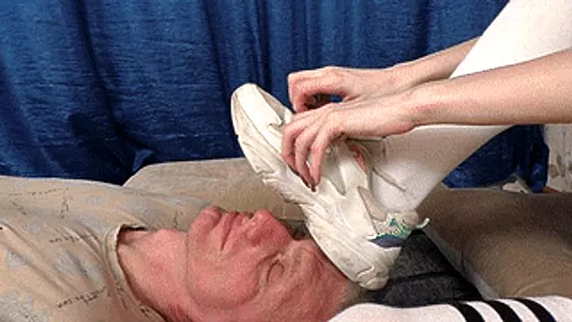 A corrupted referee melted and crushed after an unfair match, vf3174h 720p