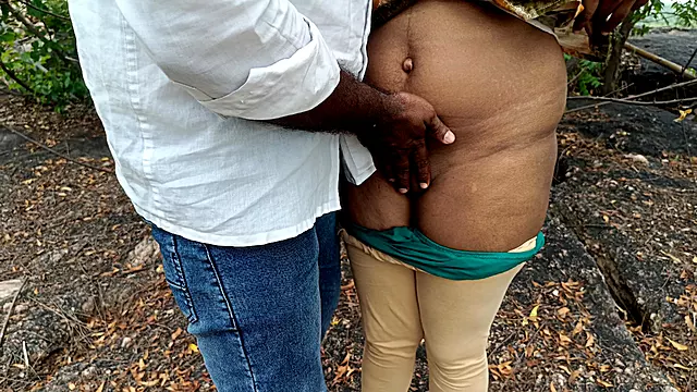 Outdoor breast and pussy licking viral video