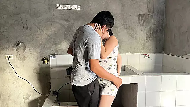 Manuela Alvarez gets wild with a hot mason in Hindi audio 4K porn