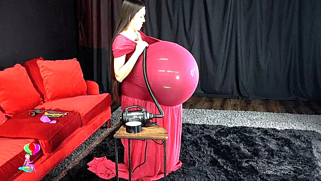 Hailey's First Balloon Stuffing Cam 2 4K (3840x2160)