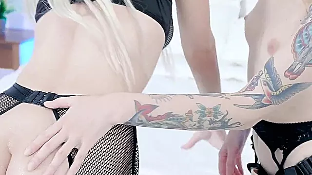 Amatör Sarışın, Toplu Amator, Sert Amatör, Lezbiyen Anal, Sarışın, Sarışın Sert Sikiş, Dev Dildo