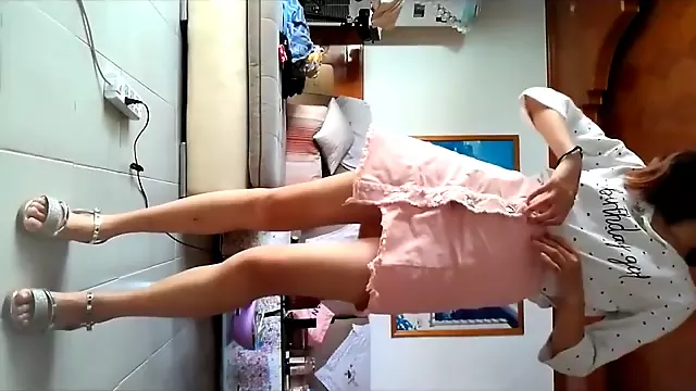Beijing beauty shows her pussy to her boyfriend