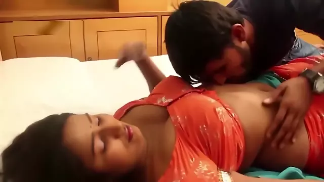 Telugu housewife saree draping below navel romance hot scene