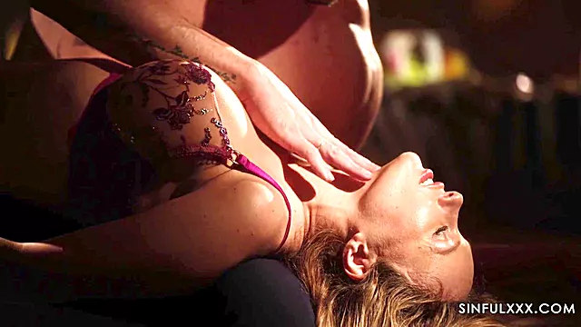 Prsaty Holky, Orgasmy S Velkýma Kozama, Velké Kundy, Hluboky Vystrik, Výstřik Zralé Ženy, Deep Orgasmus
