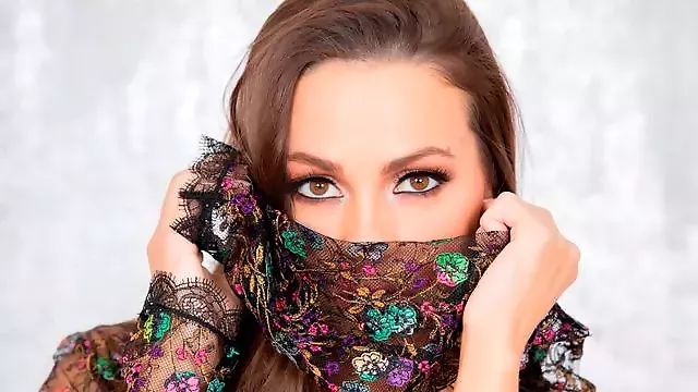 داخل کردن کیر, ساک زدن زن میانسال, سینه سفت, ساک زدن کير گاييدن, جق زدن, دهنی سبزه, نوازش پاها