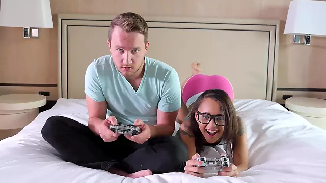 Gamer gal deep throat