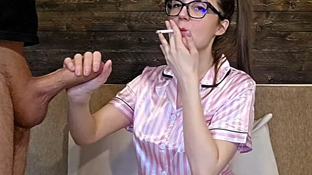Selbstgemacht Abspritzen Amateur, Echte Amateure, Sperma Auf Kleidung, Süßes Pärchen, Schüchtern Abspritzen